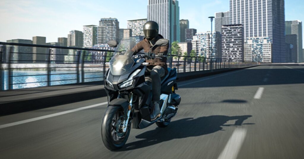用途で選ぶADV160の人気カラーとライディング性能