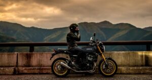 Z900RSとSEの違いは？価格や足つき装備を徹底比較