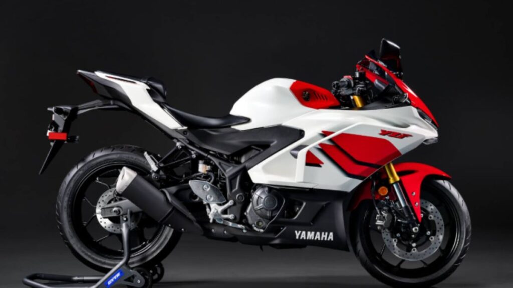 YZF-R25の最高速と燃費を徹底解説！加速性能や維持費の目安は？
